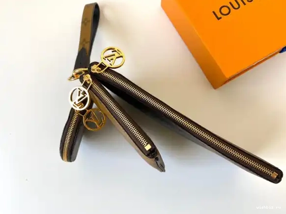 WIS POUCH MONOGRAM VUITTON LOUIS 0628